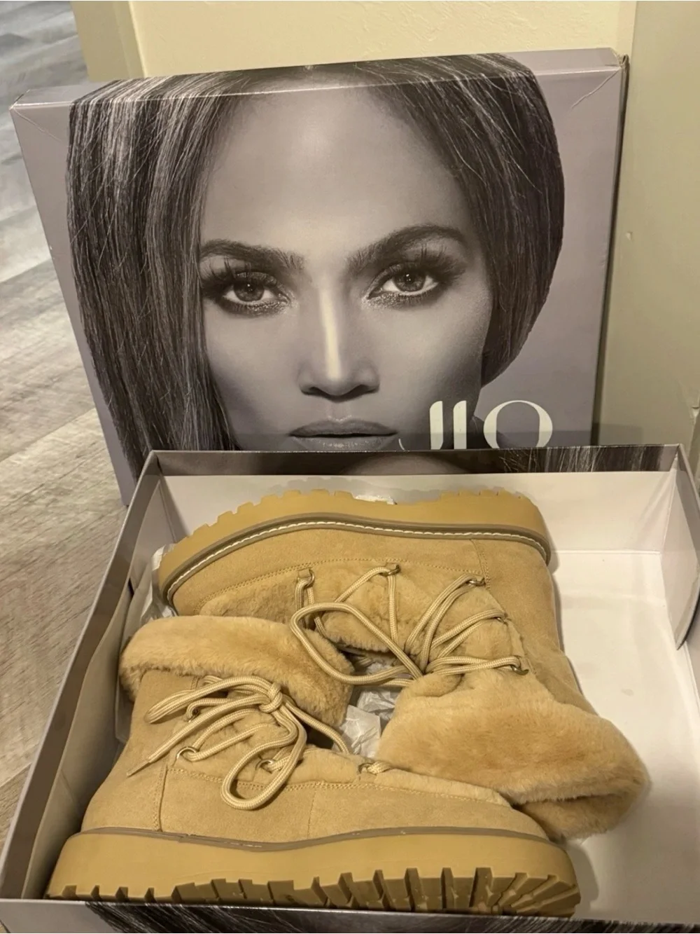 JLO Jennifer Lopez Women 7.5 M Tan Beige Faux Fur Winter Lace Up Ankle Boots NIB